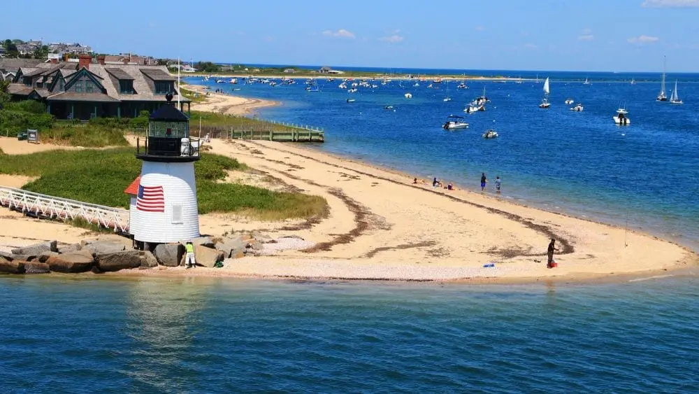 Casas Estilo "Cape Cod" Casas Nuevas Aqui