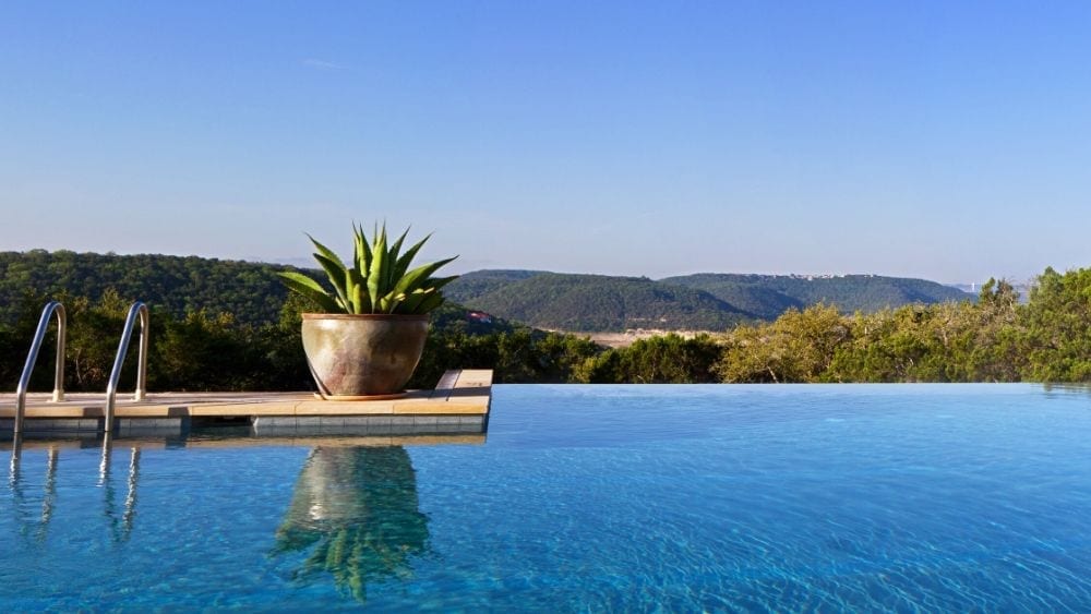 piscina infinita