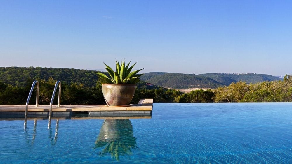 piscina infinita